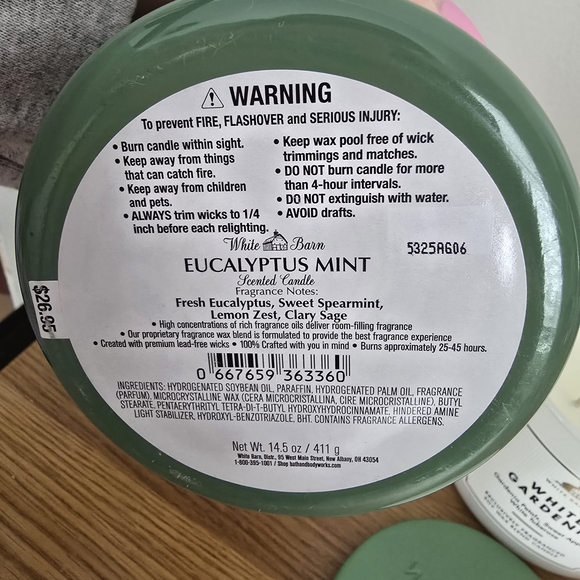 White Barn Eucalyptus Mint and White Gardenia Candle Duo - Picture 3 of 4